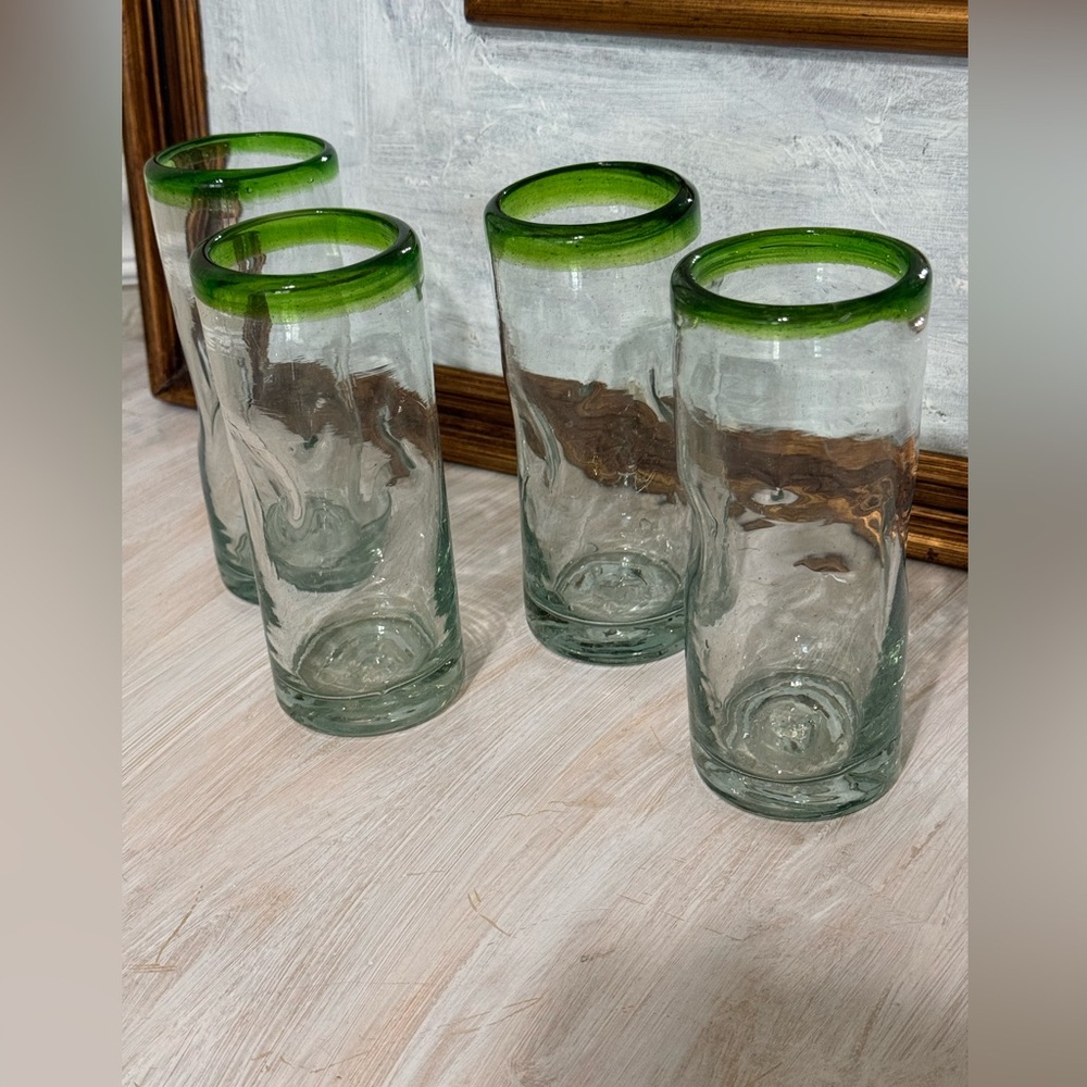 Set of mid Century Hand Blown Emerald Green Glass Tumbler High Ball Glass Set. - Picture 4 of 10